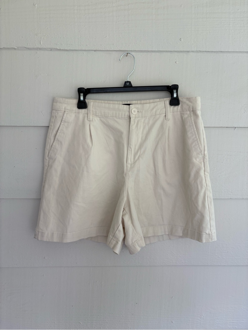 Banana Republic Size 12 Ivory Stretch Chino Bermuda Shorts Cotton Resort Preppy